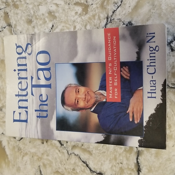 Entering the Tao: Master Ni's Guidance for Self-Cultivationby Hua-Ching Ni - Picture 9 of 9